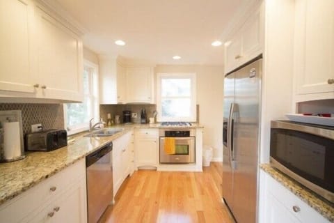 Newly redone kitchen, new appliances, cabinets, floor.  All the tools stocked.