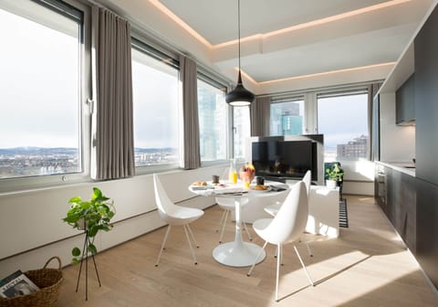 Executive Apartment | In-room dining