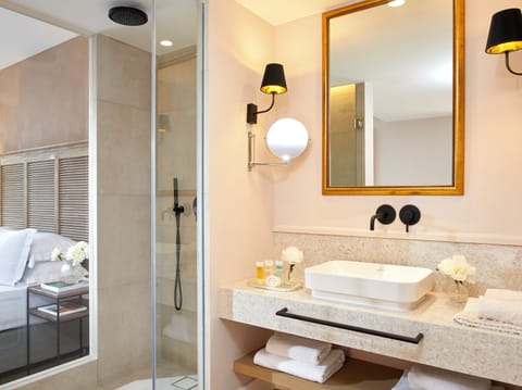 Junior Suite, Private Pool | Bathroom | Designer toiletries, hair dryer, bathrobes, slippers