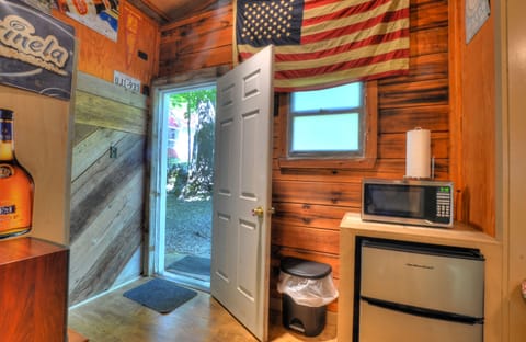 Cabin, 1 Bedroom (Fort Apache) | Private kitchenette | Microwave, coffee/tea maker, electric kettle, paper towels