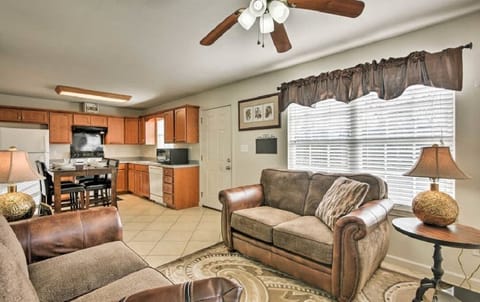 Living/Kitchen Combination