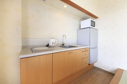 Japanese style room for 6 guests | Private kitchenette | Fridge, microwave, electric kettle, freezer