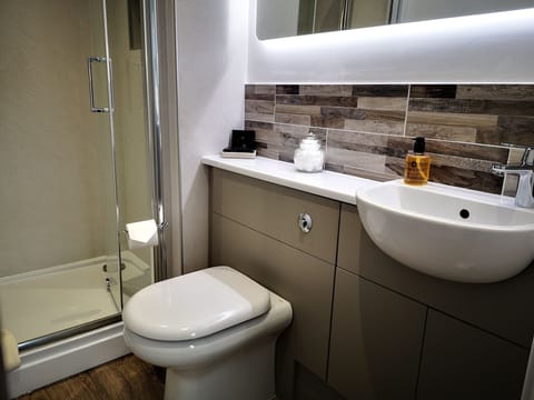 Twin Room, Ensuite (or Double room) | Bathroom