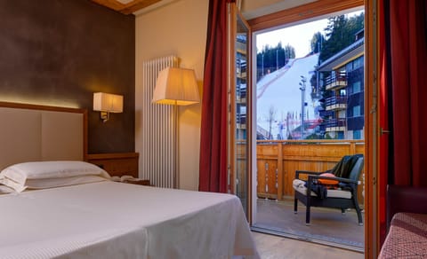 Superior Double or Twin Room, Balcony | Premium bedding, minibar, in-room safe, individually decorated