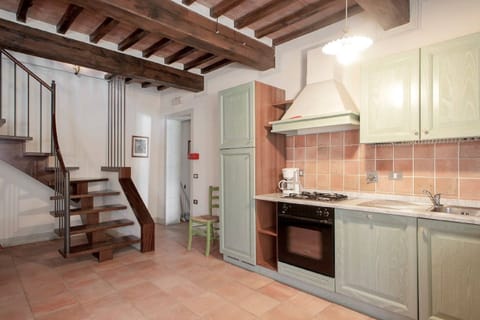 Deluxe Apartment, 3 Bedrooms | Private kitchen | Full-size fridge, oven, stovetop, dishwasher