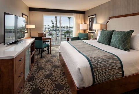 Room, 1 King Bed, Marina View | Down comforters, in-room safe, desk, iron/ironing board