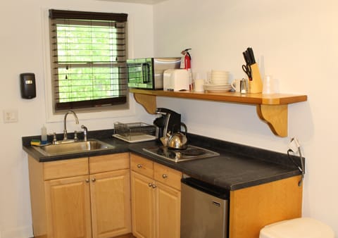 Double Room | Private kitchenette | Coffee/tea maker