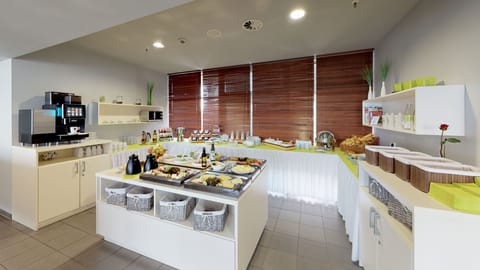 Daily buffet breakfast (EUR 14.90 per person)