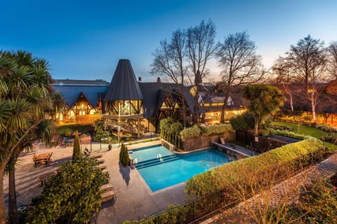 Seasonal outdoor pool, sun loungers