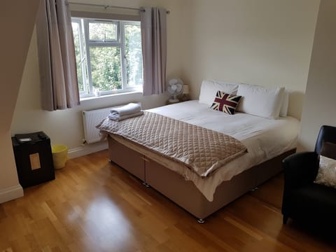 Deluxe Double Room, Shared Bathroom, Garden View