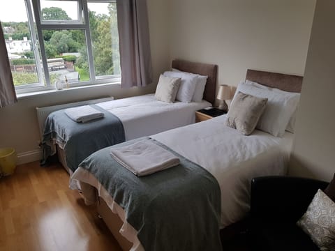 Deluxe Double Room, Shared Bathroom, Garden View