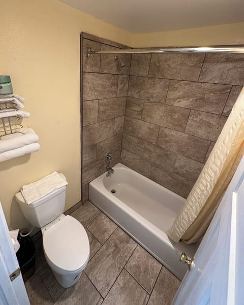Standard Room, 1 Queen Bed, Kitchen | Bathroom | Bathtub, free toiletries, towels