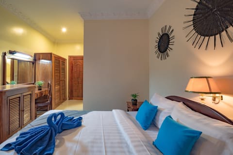 Deluxe Double Room | Free WiFi, bed sheets