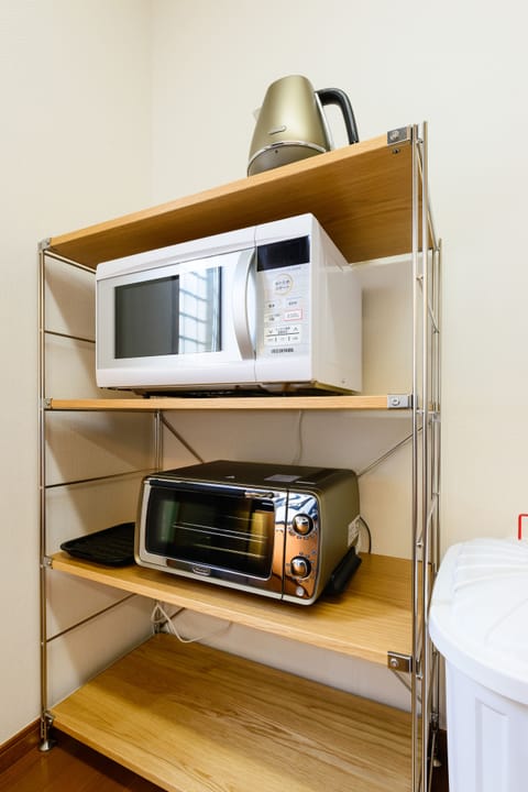 Apartment House | Room amenity