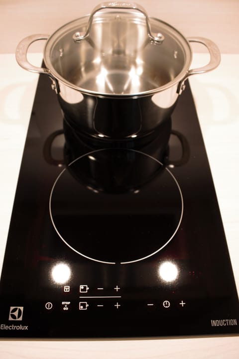 Superior Suite, Accessible, Kitchenette | Tech