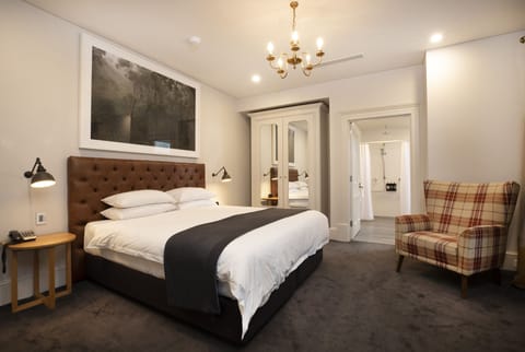 Norfolk Room | Premium bedding, free minibar, in-room safe, desk
