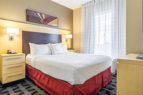 Suite, 2 Bedrooms, Smoking | Premium bedding, in-room safe, iron/ironing board