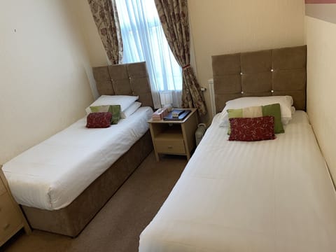 Twin Room, Ensuite