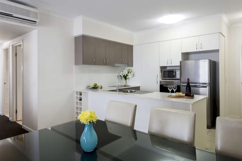 3 Bedroom Apartment | Desk, laptop workspace, iron/ironing board, free WiFi