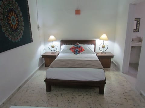 Budget Double Room | Minibar, individually decorated, individually furnished, free WiFi