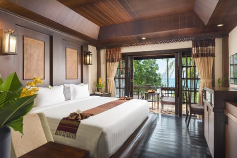 Superior Hotel, Sea View | 1 bedroom, premium bedding, in-room safe, desk