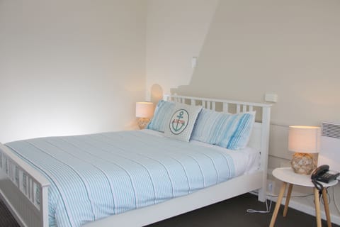 Standard Studio Suite, 1 Queen Bed, River View | Iron/ironing board, free cribs/infant beds, free WiFi, bed sheets