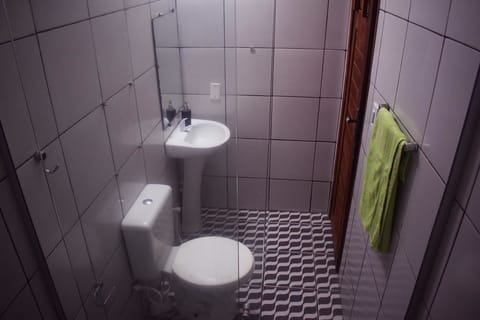 Standard Double Room, Multiple Beds | Bathroom | Shower, bidet