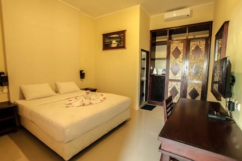Deluxe Double Room, 1 Bedroom | In-room safe, free WiFi, bed sheets