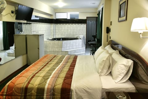 Deluxe Suite, 1 King Bed | In-room safe, desk, rollaway beds, free WiFi