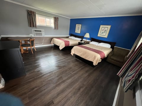 Double Room, 2 Double Beds, Ground Floor | Free WiFi, bed sheets