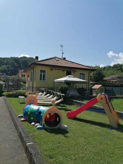 Zona giochi giardino