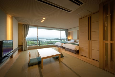 East Wing Japanese Western Style Room, Ocean View, Non Smoking | Minibar, in-room safe, desk, blackout drapes