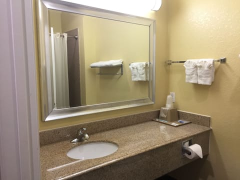 Family Suite, Multiple Beds, Non Smoking, Kitchenette | Bathroom sink