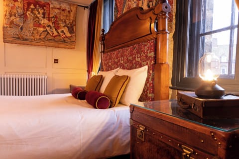 Family Double Room | Iron/ironing board, free WiFi