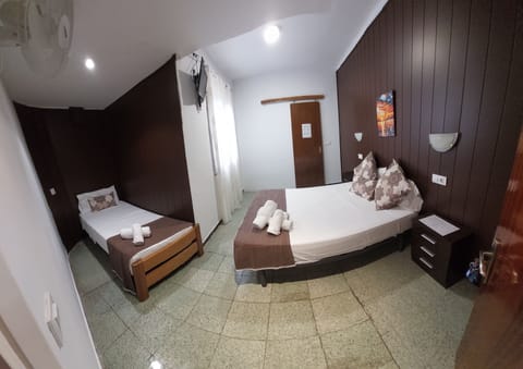 Triple Room | Free cribs/infant beds, free WiFi, bed sheets