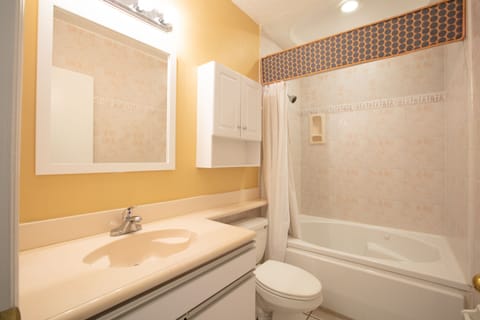 Villa, 1 Bedroom | Accessible bathroom