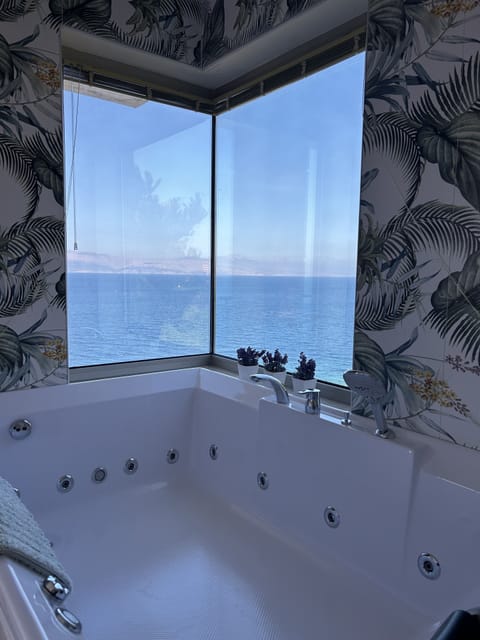 Deluxe Double Room | Egyptian cotton sheets, premium bedding, desk, iron/ironing board