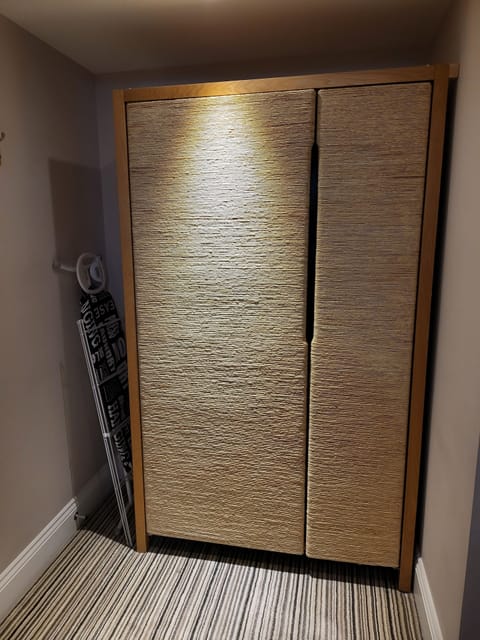 1 bedroom, premium bedding, desk, laptop workspace