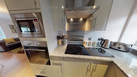 Luxury Apartment, 2 Bedrooms (1 bathroom) | Private kitchen | Full-size fridge, microwave, oven, stovetop