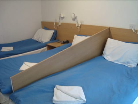 Triple Room | Free WiFi, bed sheets