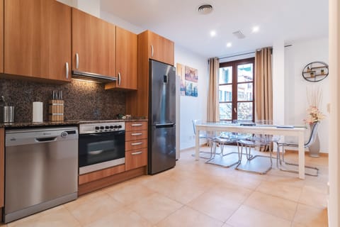 Superior Apartment, 2 Bedrooms | Private kitchen | Fridge, microwave, oven, stovetop