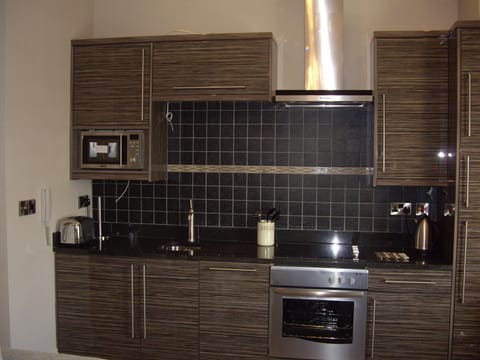 Studio (Tivoli Studio) | Private kitchen | Fridge, microwave, coffee/tea maker, electric kettle