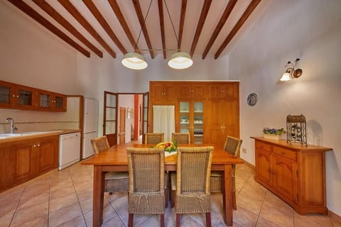 House, 3 Bedrooms, Terrace | In-room dining