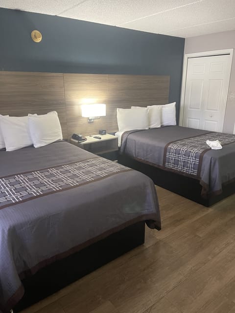 Double Room, 2 Double Beds | Desk, soundproofing, rollaway beds, free WiFi