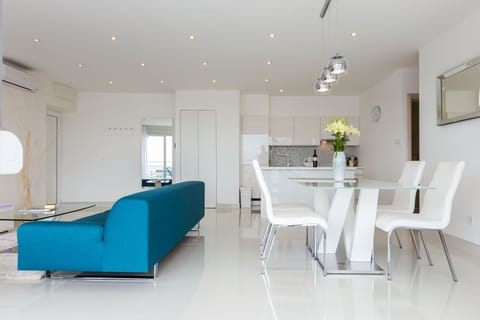 Living & Dining area