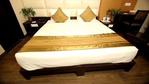 Superior Room | Minibar, soundproofing, iron/ironing board, free WiFi