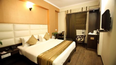 Superior Room | Minibar, soundproofing, iron/ironing board, free WiFi