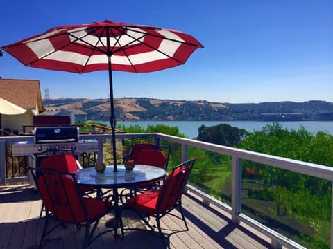 BBQ AND OUTDOOR DINING