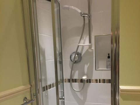 Comfort Double Room, Ensuite (Anne) | Bathroom | Free toiletries