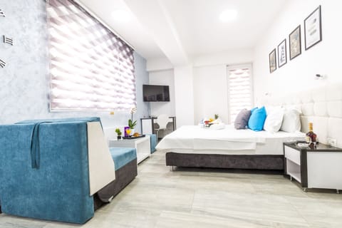 Studio Apartment with Balcony | Premium bedding, in-room safe, desk, free WiFi